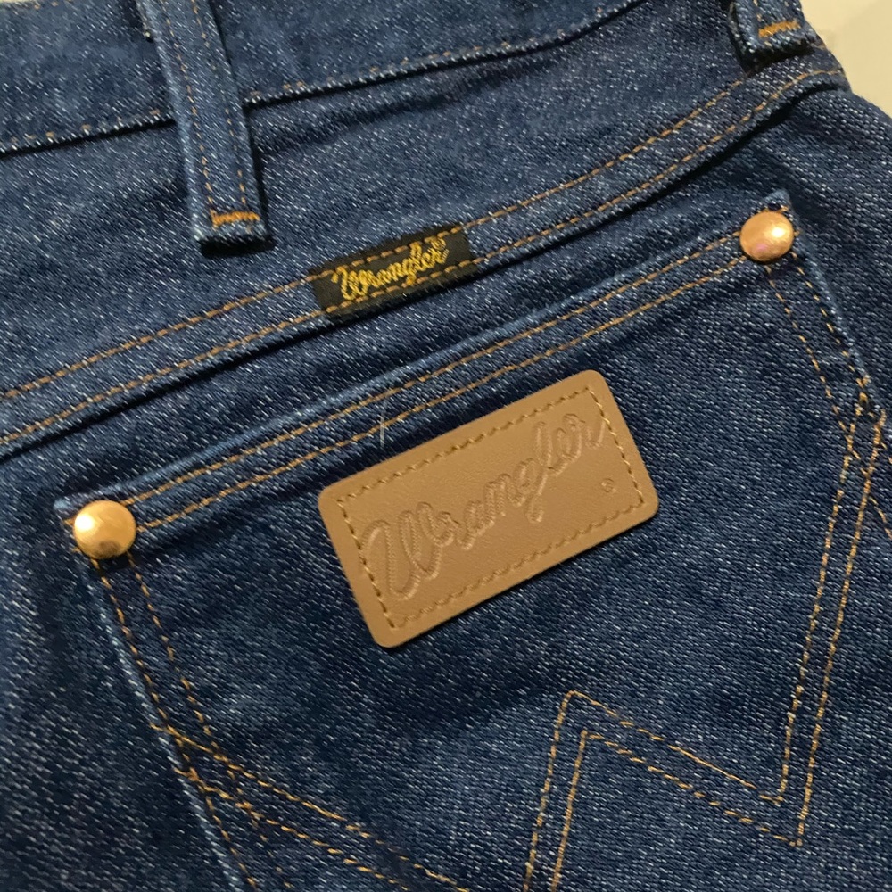 Wrangler Womens Jeans 33/32! 1st come.. - Picture 2 of 3